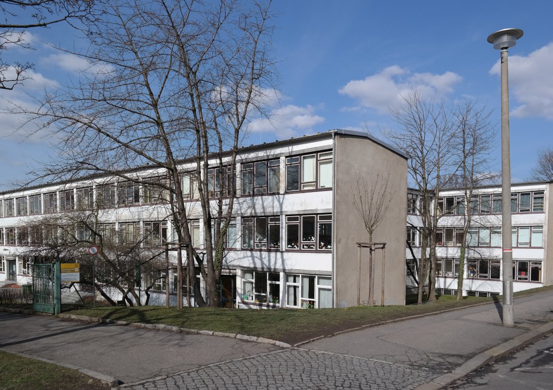 Foto mit Gebäudekomplex